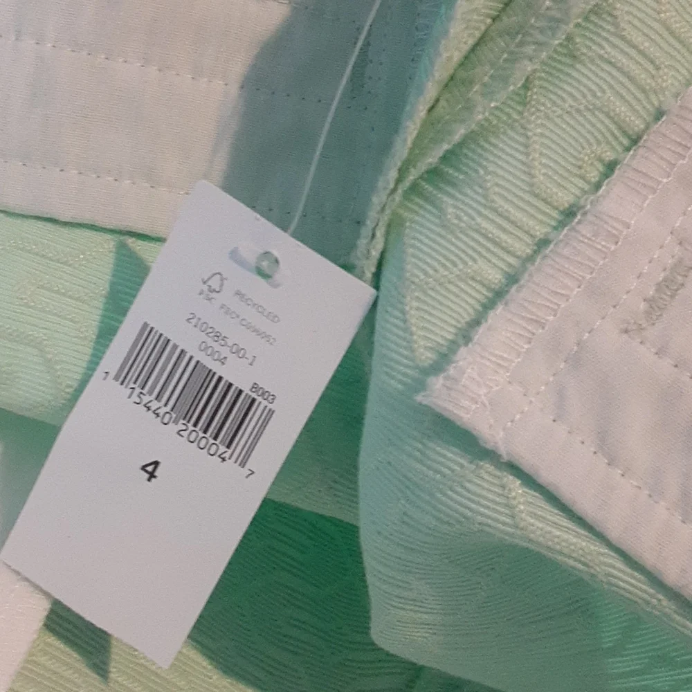 Brand New with Tags Banana Republic Shorts🍭 - Picture 5 of 7
